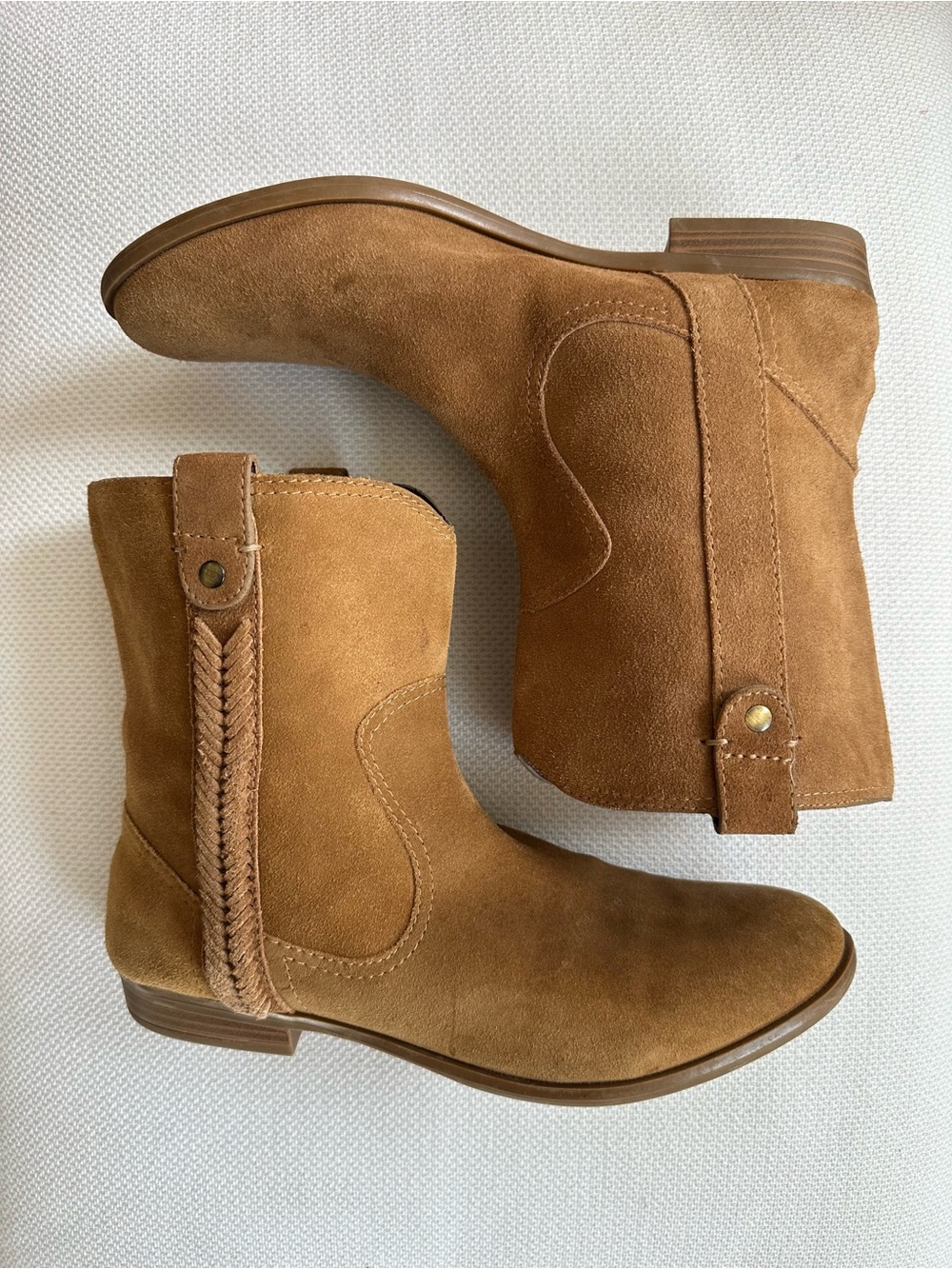 GH Bass Suede Women's 8.5 Pull On Light Brown Western Ankle Boots Boho Cindy